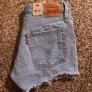 NWT Levi’s Women’s 501 Light Wash Button Fly Denim High-Waisted Jean Shorts